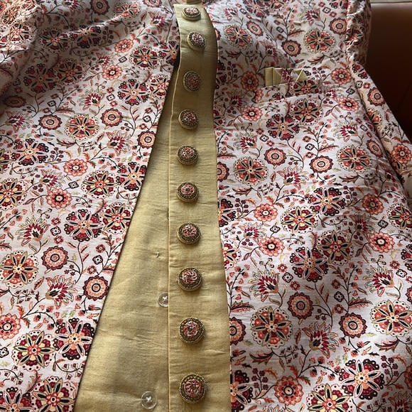 FLORAL KURTA JACKET WITH GOLD KURTA AND BOTTOMS - Picture 4 of 7